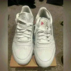 Reebok Classic size 8 in Men
